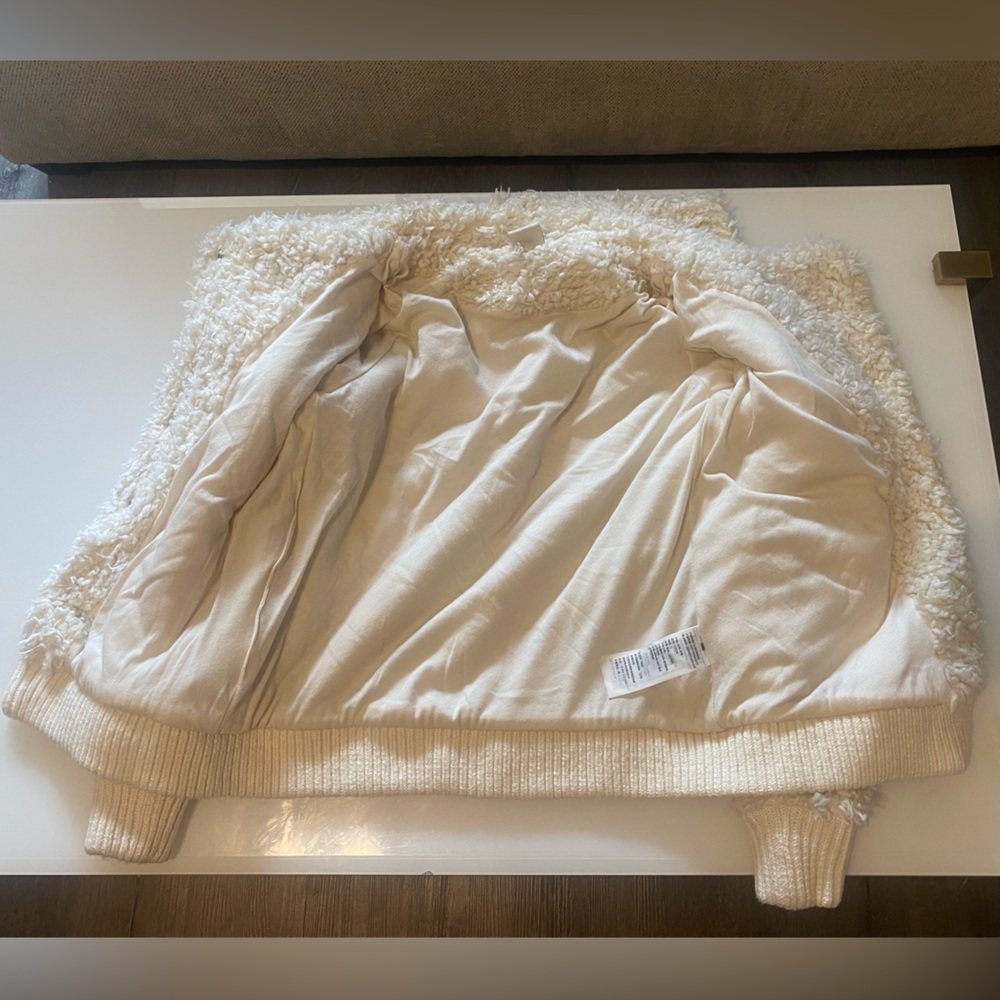 Abercrombie & Fitch Soft Fuzzy Cream Colored Jack… - image 4